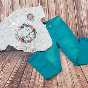 Cropped boyfriend jeans